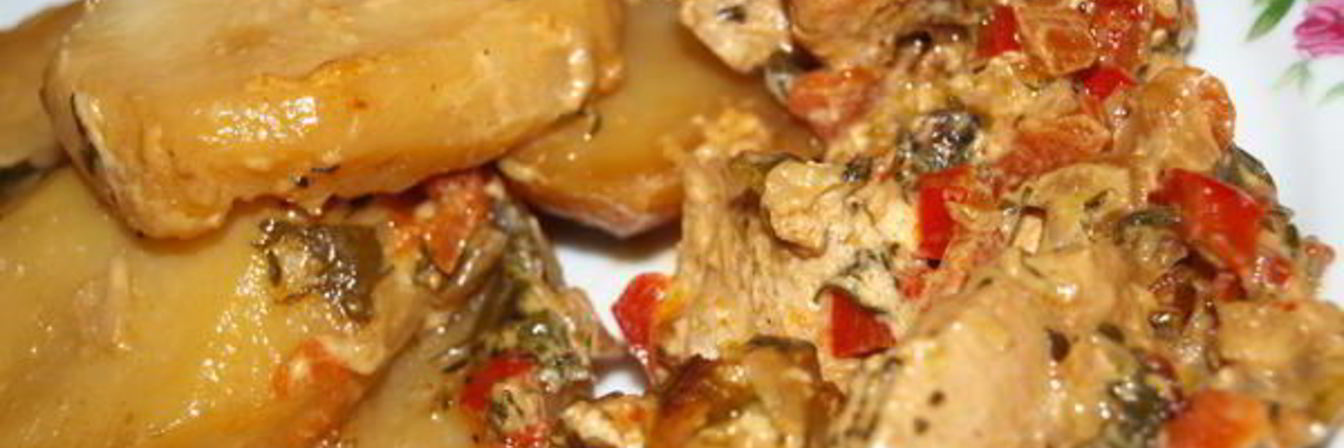 Курица под сливочным соусом в мультиварке