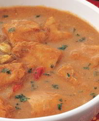 Курица тушеная в томатно-сливочном соусе