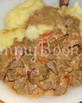 Мясо в сметане с картофелем по-узбекски