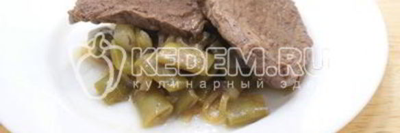 отбивные из говядины томленые с луком и фасолью