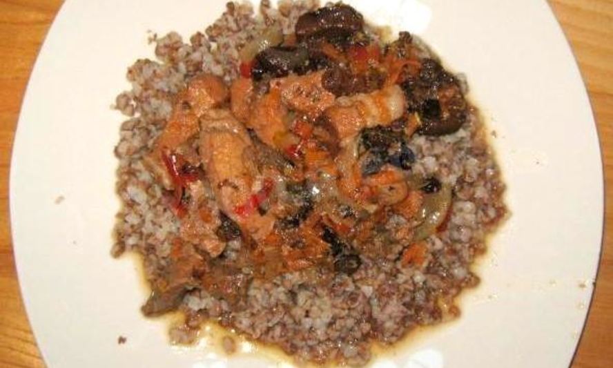 Рецепт поджарки свинина с черносливом