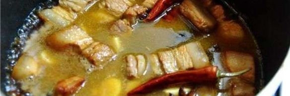 свинина хуншао — свиная грудинка, тушеная по-красному