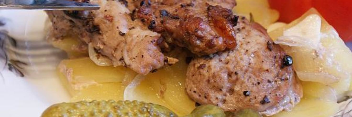 Свинина с картофелем запеченная в рукаве