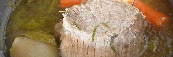 телятина под соусом из тунца