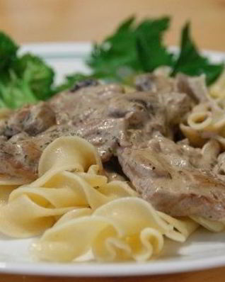 Телятина в сметанном соусе