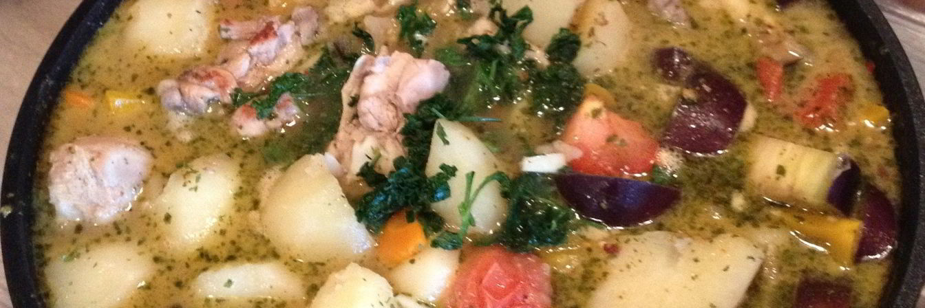 Тушеная курица с картофелем и баклажанами