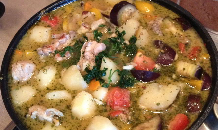 Рецепт тушеной курицы с картофелем и баклажанами