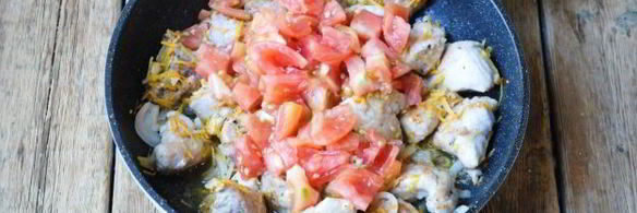 тушеная свинина с помидорами