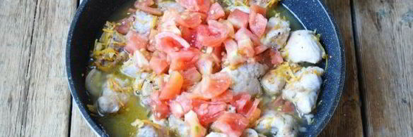 тушеная свинина с помидорами