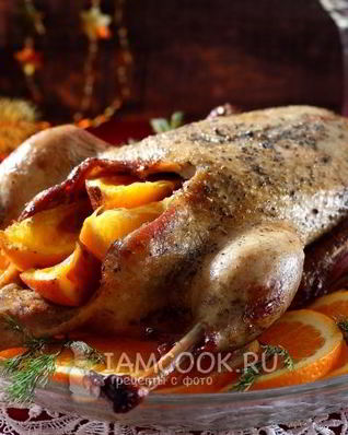 Утка в рукаве в духовке