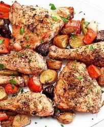 Запеченая курица с овощами