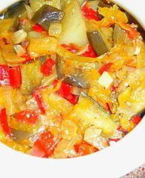 Баклажаны в горшочках в духовке с овощами