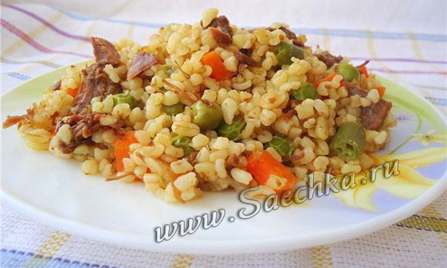 Рецепт булгура с овощами и тушеным мясом