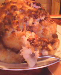 Фаршированная цветная капуста, запеченная под брынзой