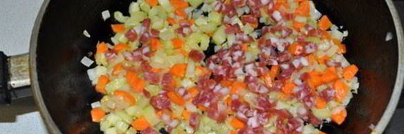 фаршированный овощами сладкий перец