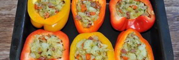 фаршированный овощами сладкий перец