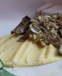 Кабачки тушеные с грибами