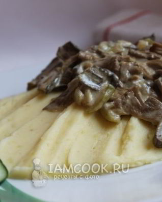 Кабачки тушеные с грибами