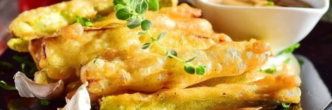 Кабачки в кляре с чесноком