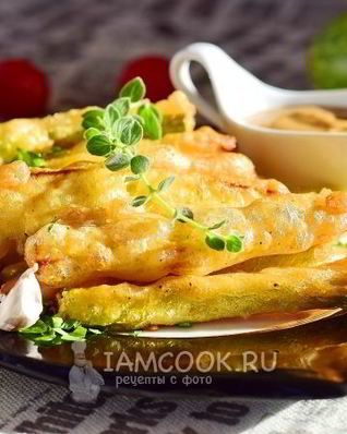 Кабачки в кляре с чесноком
