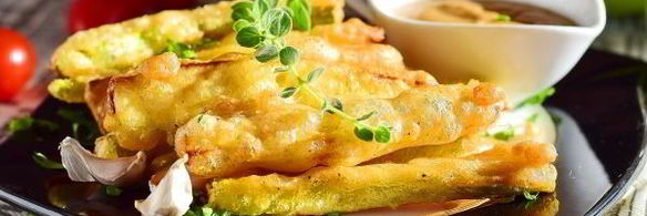 кабачки в кляре с чесноком