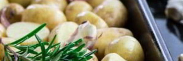 картофель, запеченный с розмарином в духовке