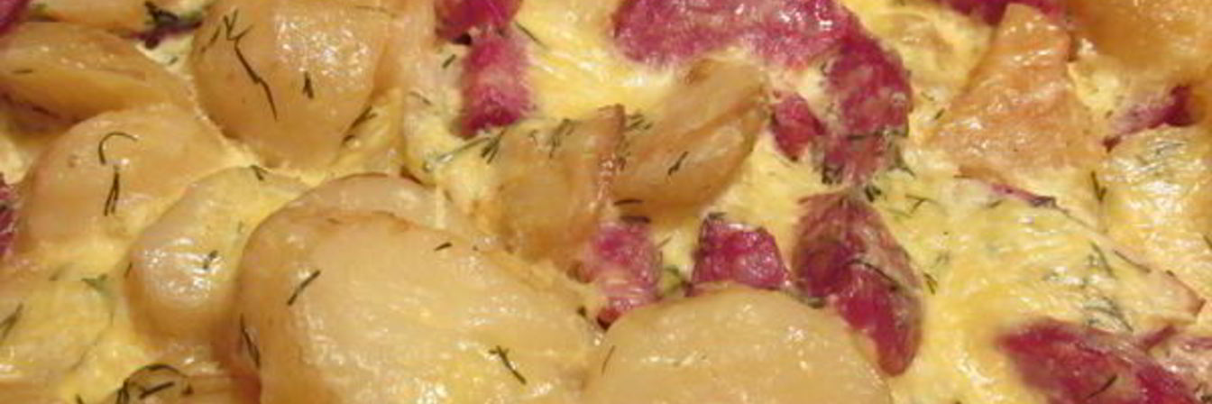 Картофель, запеченый с колбаской