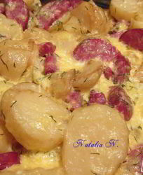 Картофель, запеченый с колбаской