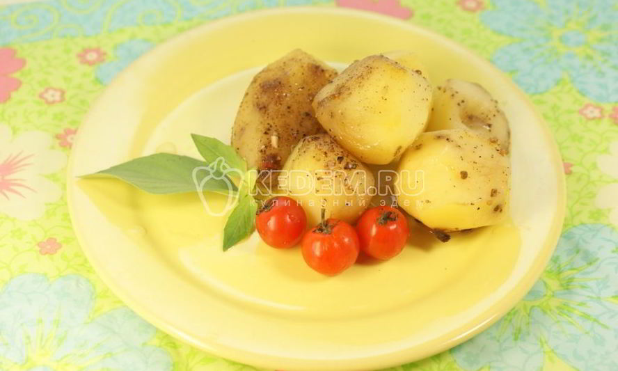 Рецепт молодого картофеля запеченного в фольге со специями
