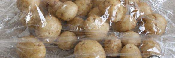 молодой картофель запеченный в рукаве