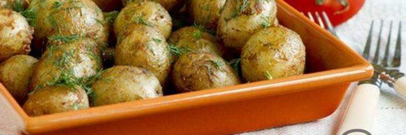 молодой картофель запеченный в рукаве