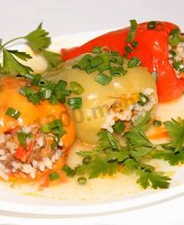 Перцы фаршированные мясом и рисом в мультиварке