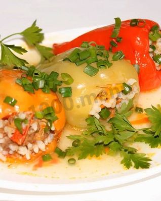 Перцы фаршированные мясом и рисом в мультиварке