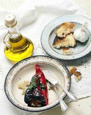 Перцы, фаршированные проволоне с майораном