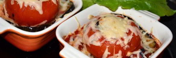 помидоры, фаршированные баклажанами под сыром джюгас