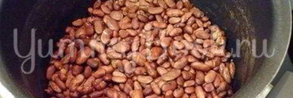 тушеная фасоль с овощами в томатном соусе