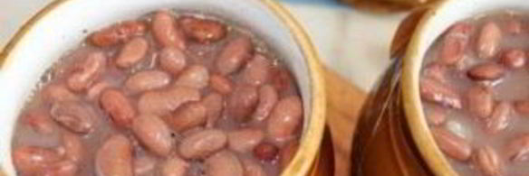 тушеная фасоль в горшочке