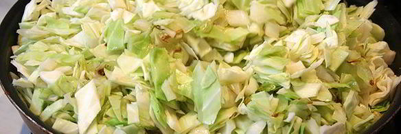 тушеная капуста под соусом