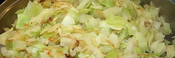 тушеная капуста под соусом