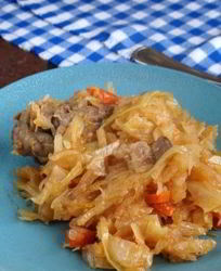 Тушеная капуста со свининой в мультиварке Поларис