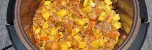 тушеная картошка с тушенкой и грибами в мультиварке