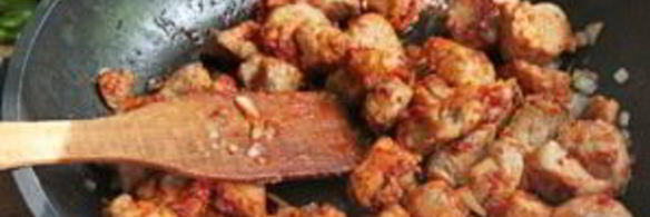 тушеная картошка со свининой на сковороде