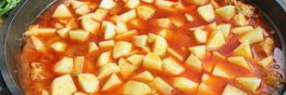 тушеная картошка со свининой на сковороде