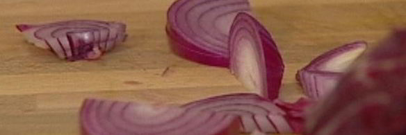 тушеная савойская капуста с радиккио и клюквой