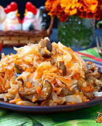 Тушеные баклажаны с капустой