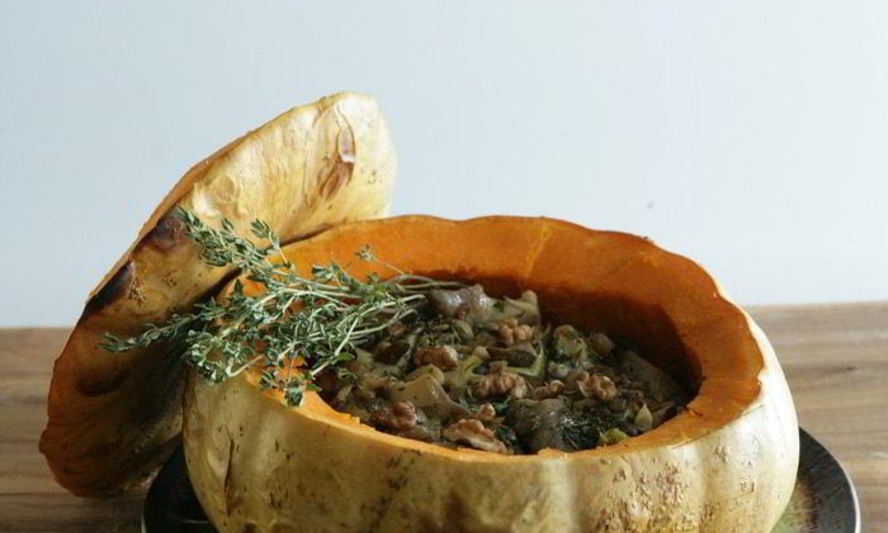 Рецепт запеченной тыквы, фаршированной грибами и грецкими орехами