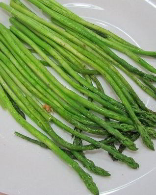 Зеленая спаржа в духовке