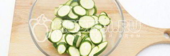 жареные кабачки с яйцом