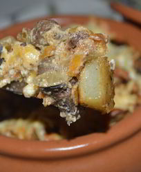 Горшочки с печенью и картошкой