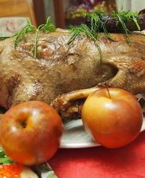 Гусь с гречкой, грибами и печенью